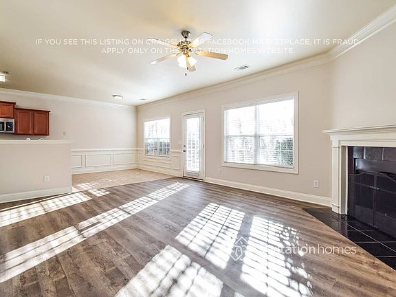 3rd image of 2096 Barberry Dr