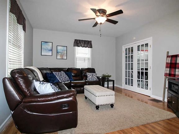 5th image of 3856 Isabella Ave