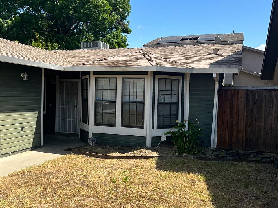 2nd image of 940 Inez Dr