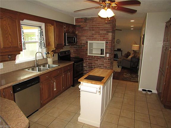 5th image of 108 Minwood Ave