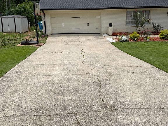 2nd image of 1208 Golden Cir SW