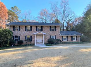 1613 Arnaud Ct, Dunwoody, GA 30338