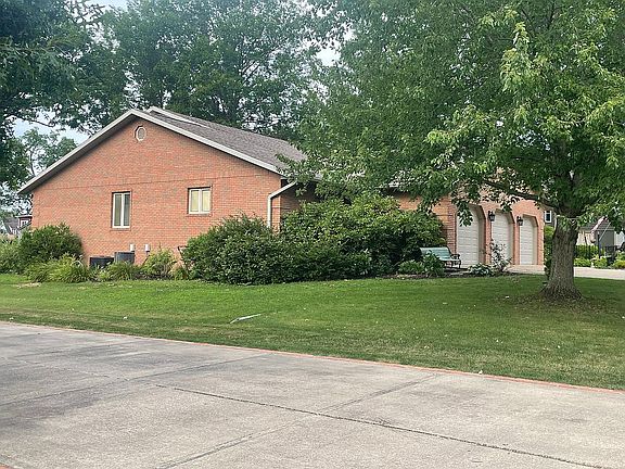 5th image of 425 Coventry Cir