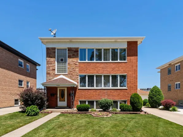 7232 W Crain St, Niles, IL 60714