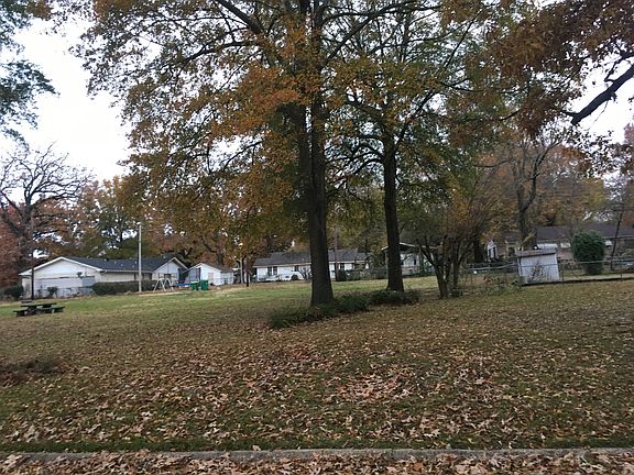 5th image of 3723 Wood St