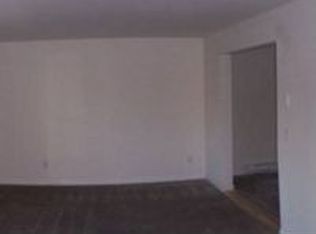 194 Rimrock Rd, Bartonsville, PA 18321