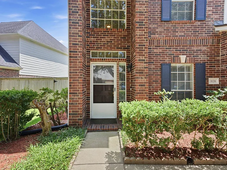 3126 Waters View Dr — Photo 7