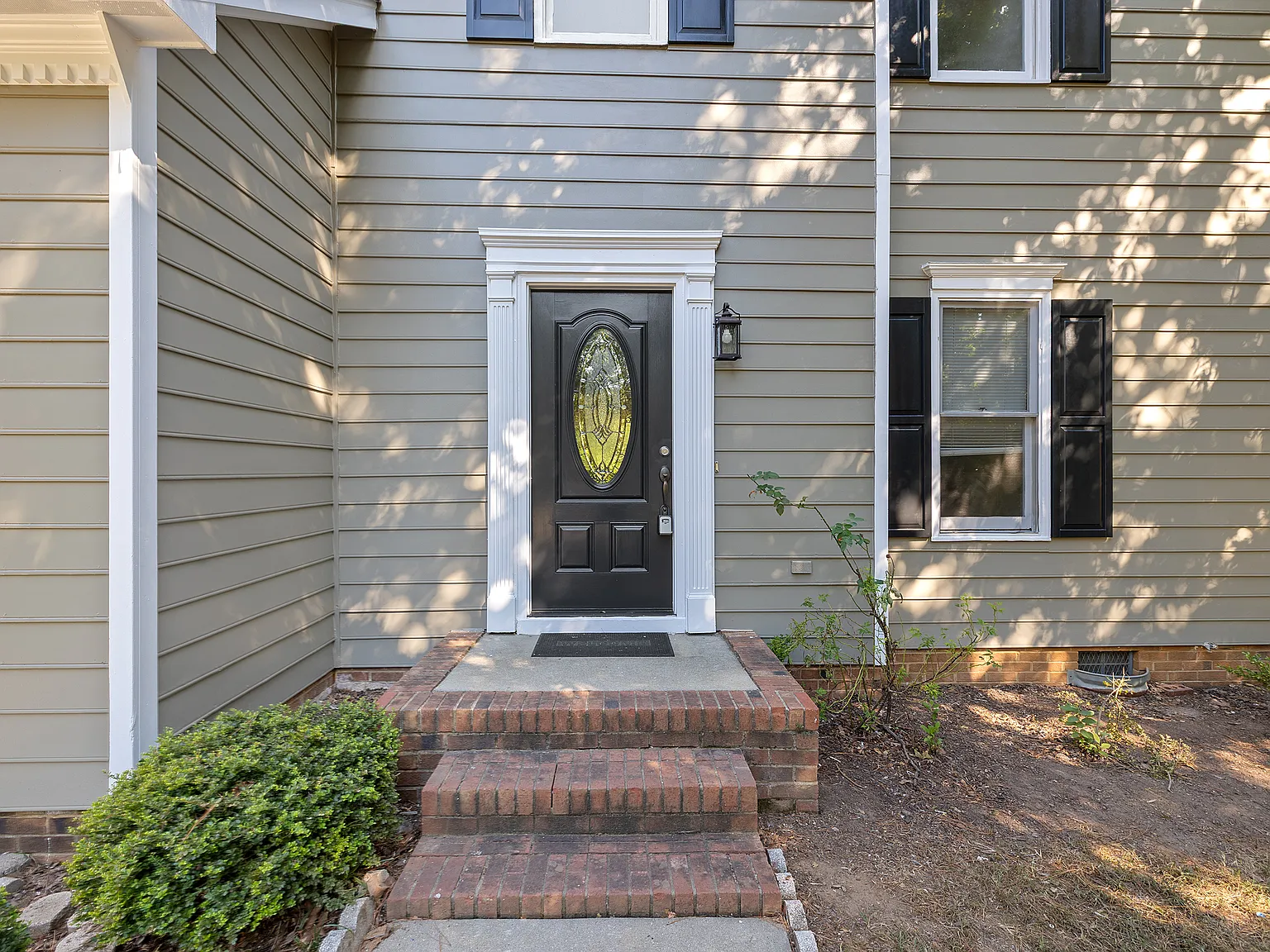 4 bed, 1890 sqft, $2,295 — Photo 3