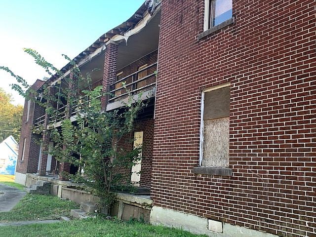 1st image of 955 Woodlawn St