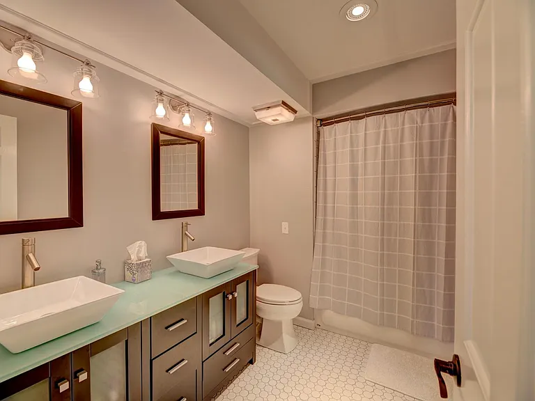 10490 Frontenac Woods Ln — Photo 47