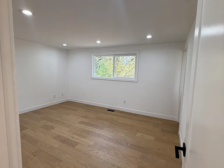 6822 NE 165th St — Photo 15