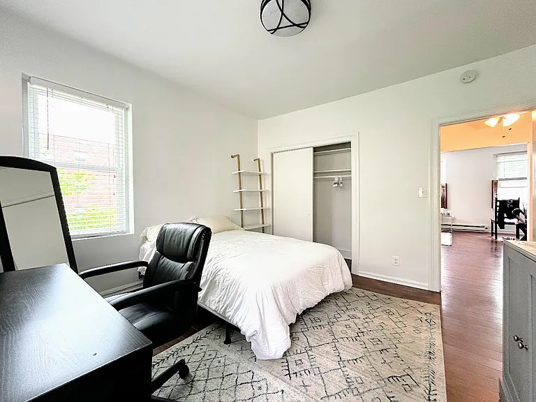 1544 Independence Ave SE #4 — Photo 5