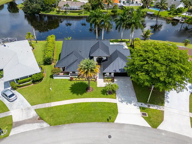 2281 Seaford Dr — Photo 25