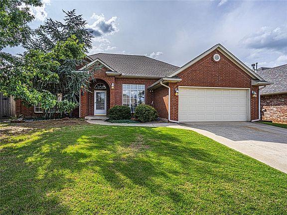 2nd image of 18205 Willow Oak Ln