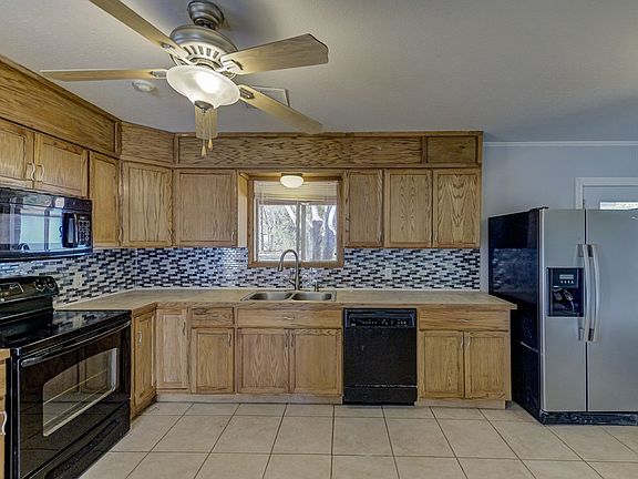 5th image of 101 Emmette Dr