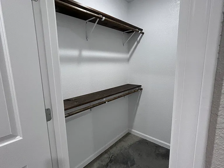 305 Dallas Ave — Photo 10