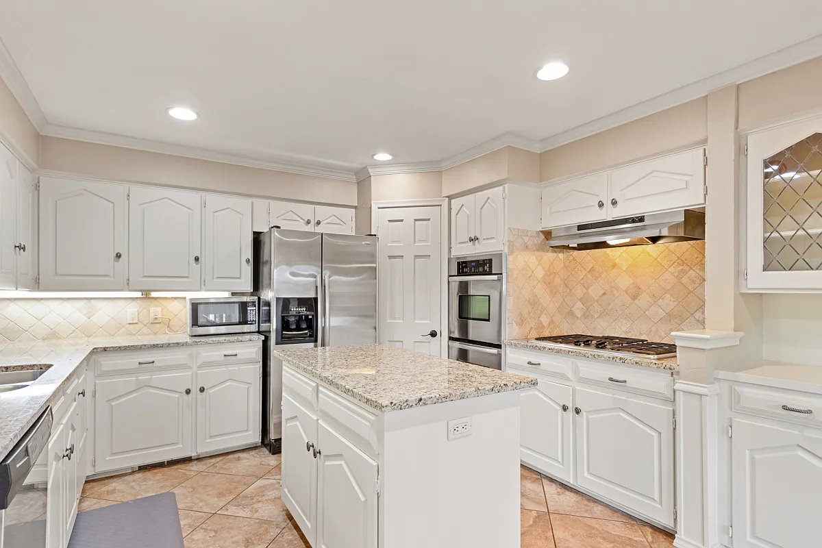 3 bed, 2926 sqft, $6,000 — Photo 4