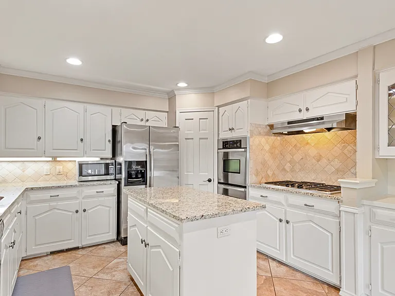 Fantastic kitchen with Island and dining space.