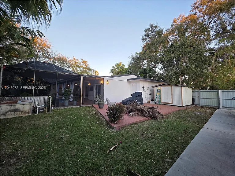 9860 SW 140th St — Photo 18