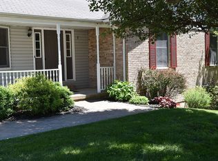 1 Nick Ridge Dr, Washington, MO 63090