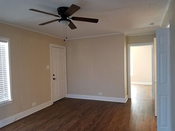 3rd image of 202 S Fairview St