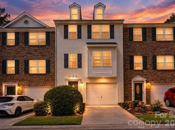308 Langhorne Dr, Mount Holly, NC 28120