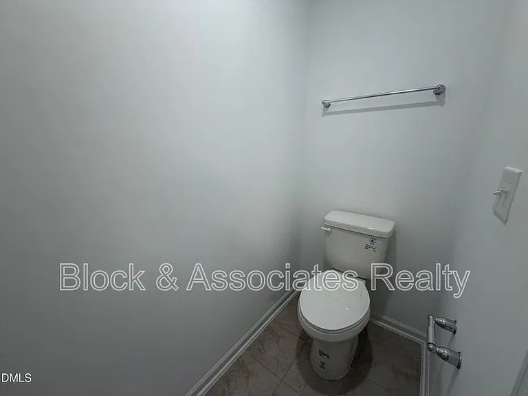611 Contento Ct — Photo 14