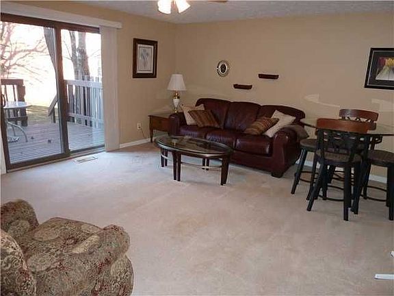 4th image of 73 Broxbourne Dr