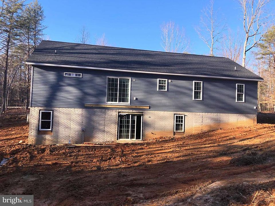 2nd image of 39 Oakmont Dr