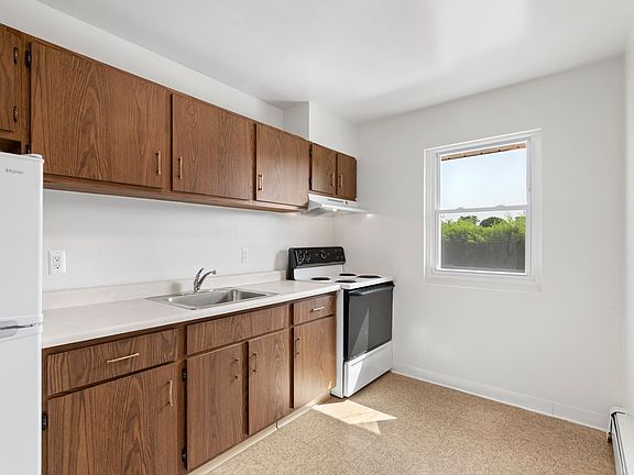 3rd image of 838 Wood Ave #834-A7