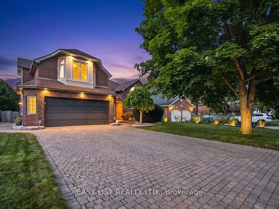 2nd image of 5929 Rosewood Cres