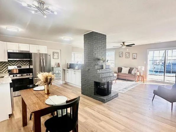 23 Tamarack Ln, Levittown, PA 19054