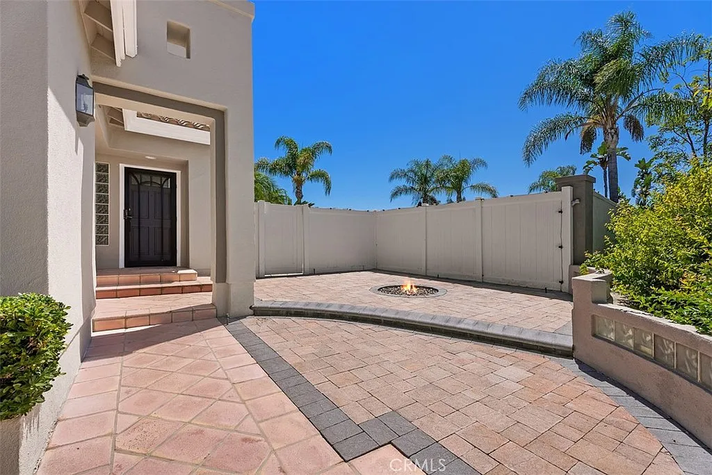 4 bed, 2733 sqft, $6,000 — Photo 3