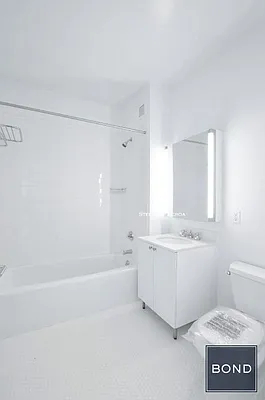 Rented by Bond New York | media 4