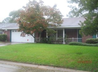 3005 Mesa Dr, Hattiesburg, MS 39402