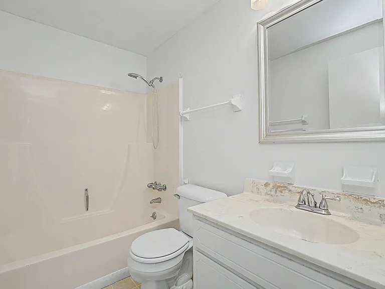 1406 Old Town Ct — Photo 30