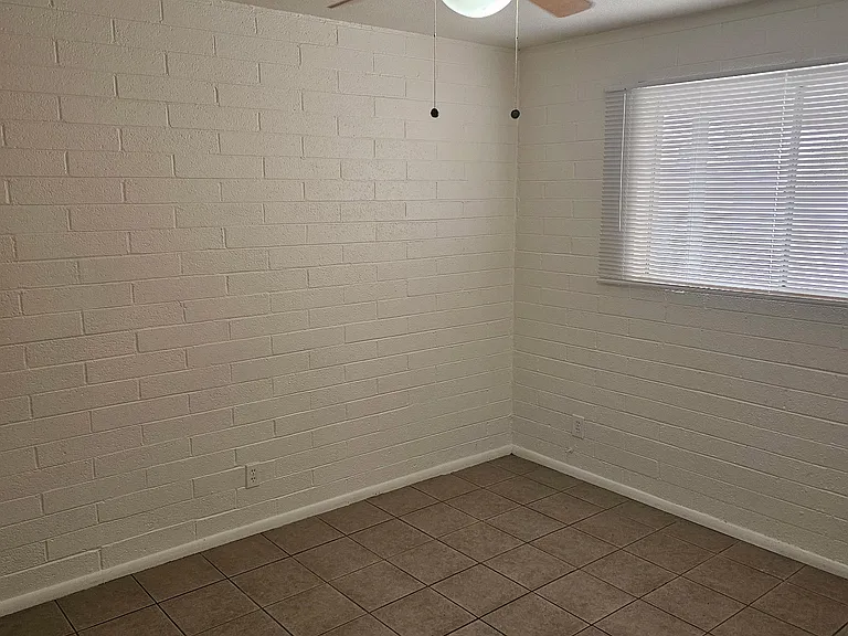 2425 W Montebello Ave #2 — Photo 10