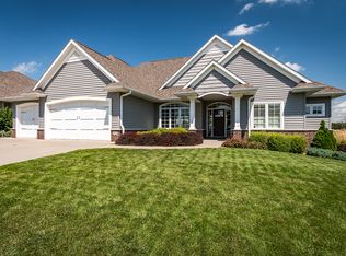 606 Majestic Oak Rdg, Solon, IA 52333