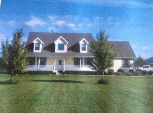 766 N 976th Rd, Lawrence, KS 66047