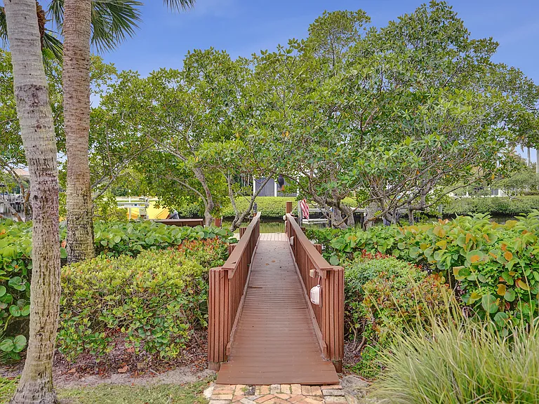 18669 SE Palm Island Ln — Photo 47
