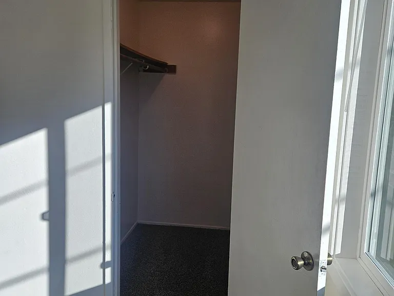 The Brigadoon 4210 NE Cully Blvd — Photo 41