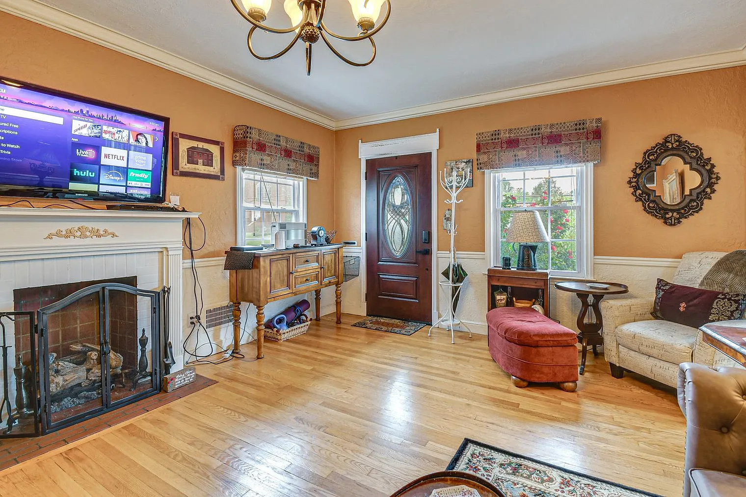 2 bed, 1.0 bath, 1194 sqft, $2,871 — Photo 3