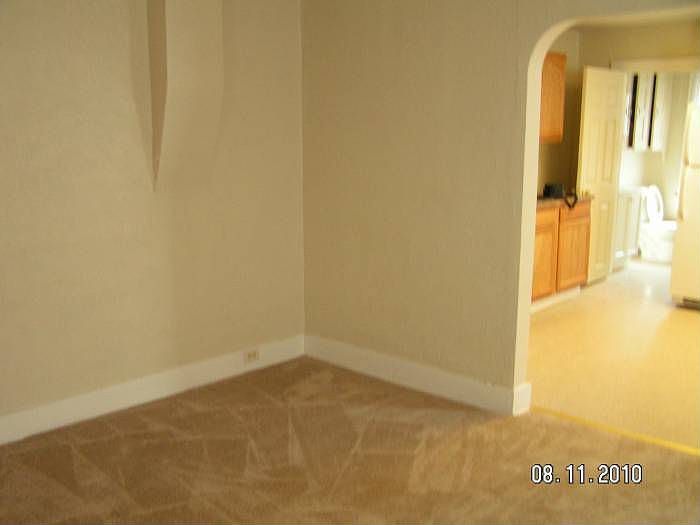 Dining, kit, 1/2 bath