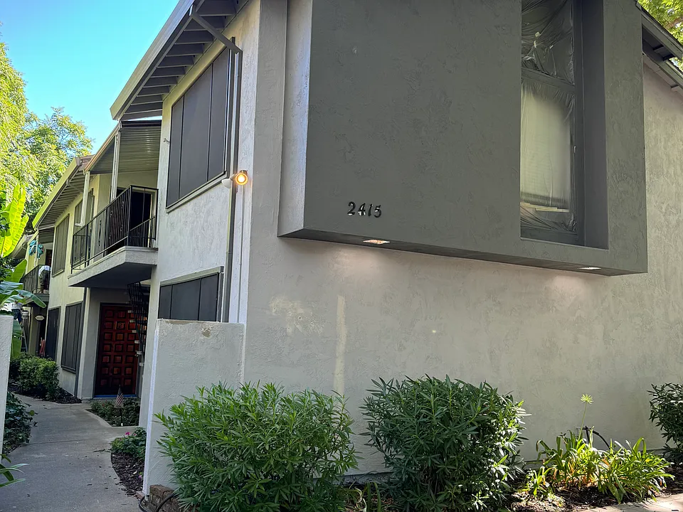 2415 G St