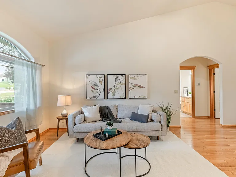1009 SW Crosscut Ct — Photo 5