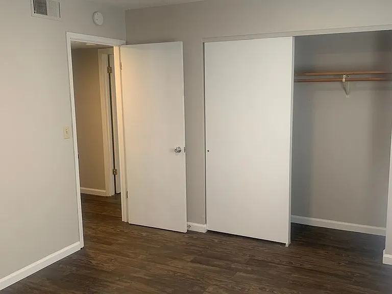 305 Pine St — Photo 17