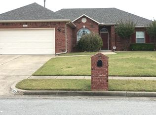 1113 S 35th St, Broken Arrow, OK 74014