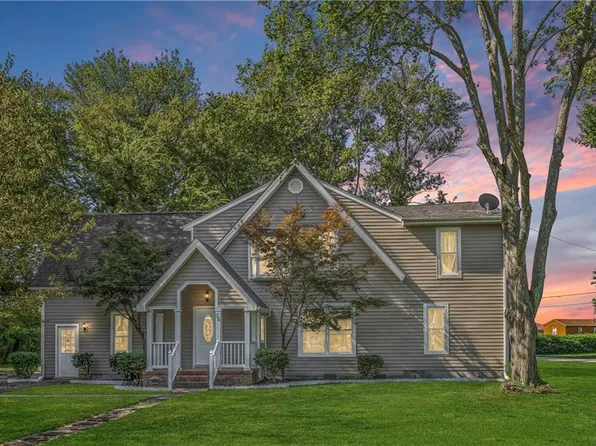 36 W Lamington Rd, Hampton, VA 23669