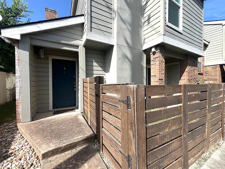 2018 W Rundberg Ln #8B — Photo 1