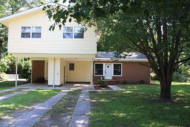 1st image of 204 Greenbriar Dr